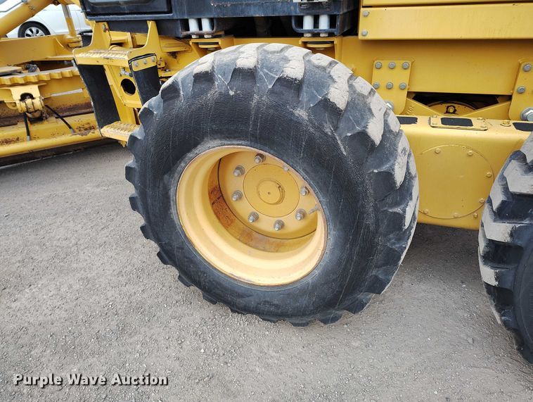 image for item IH9401 2015 NorAm 65E motor grader