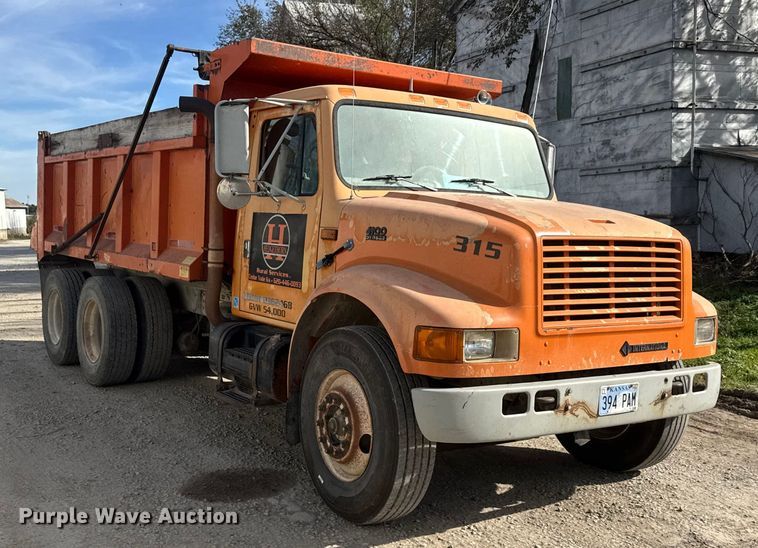 image for item NA9837 1996 International 4900 dump truck