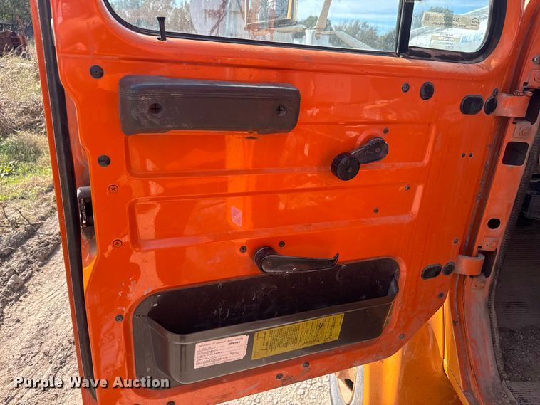 image for item NA9837 1996 International 4900 dump truck