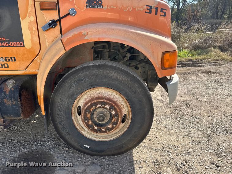 image for item NA9837 1996 International 4900 dump truck