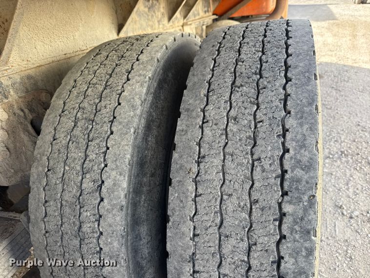 image for item NA9837 1996 International 4900 dump truck