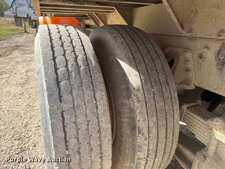 image for item NA9837 1996 International 4900 dump truck