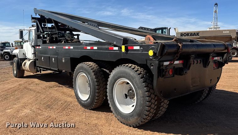 image for item NA9846 2000 Mack RD688S winch truck