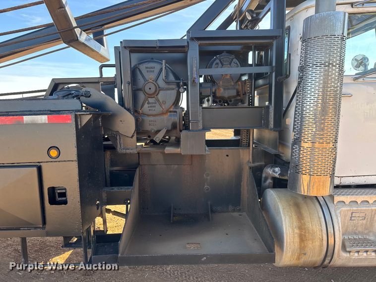 image for item NA9846 2000 Mack RD688S winch truck