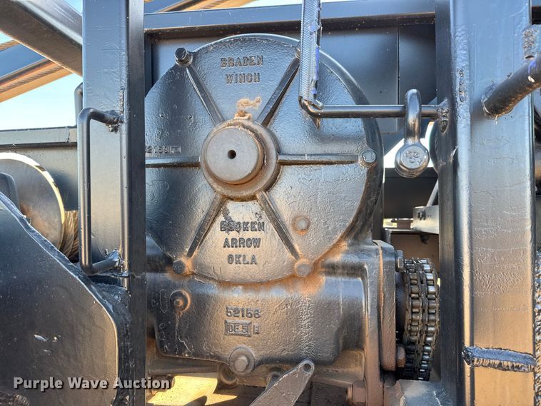 image for item NA9846 2000 Mack RD688S winch truck