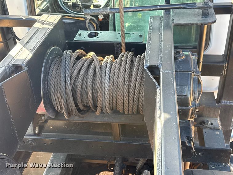 image for item NA9846 2000 Mack RD688S winch truck