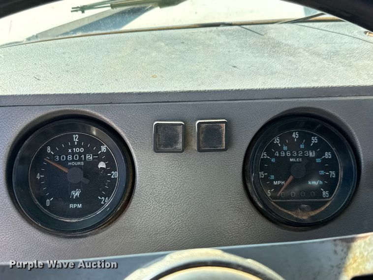 image for item NA9846 2000 Mack RD688S winch truck