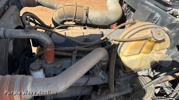 image for item NA9846 2000 Mack RD688S winch truck