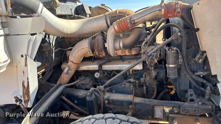 image for item NA9846 2000 Mack RD688S winch truck