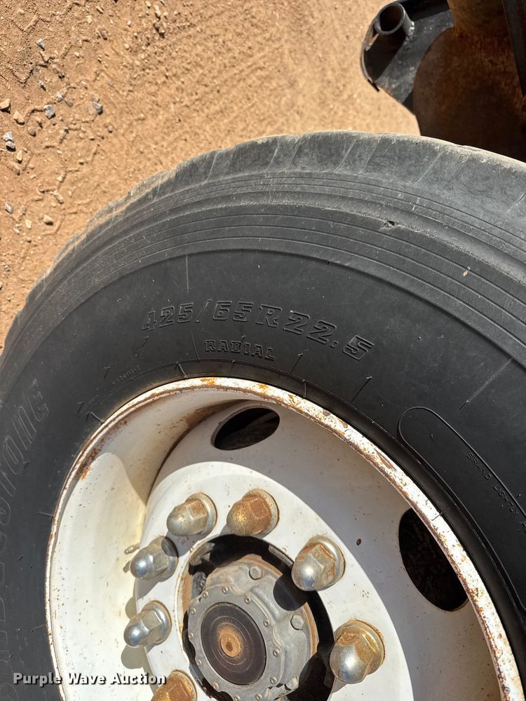 image for item NA9846 2000 Mack RD688S winch truck