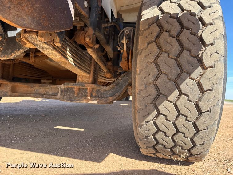 image for item NA9846 2000 Mack RD688S winch truck