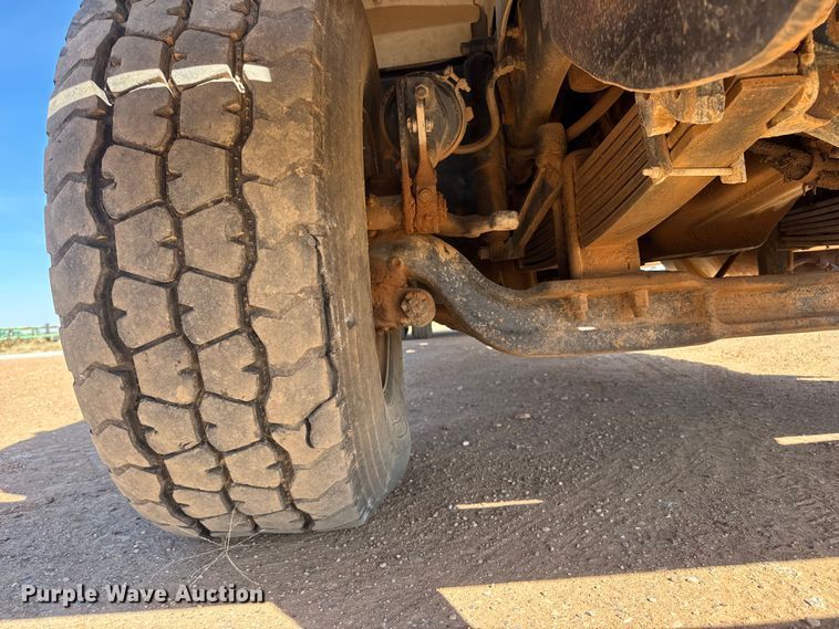 image for item NA9846 2000 Mack RD688S winch truck