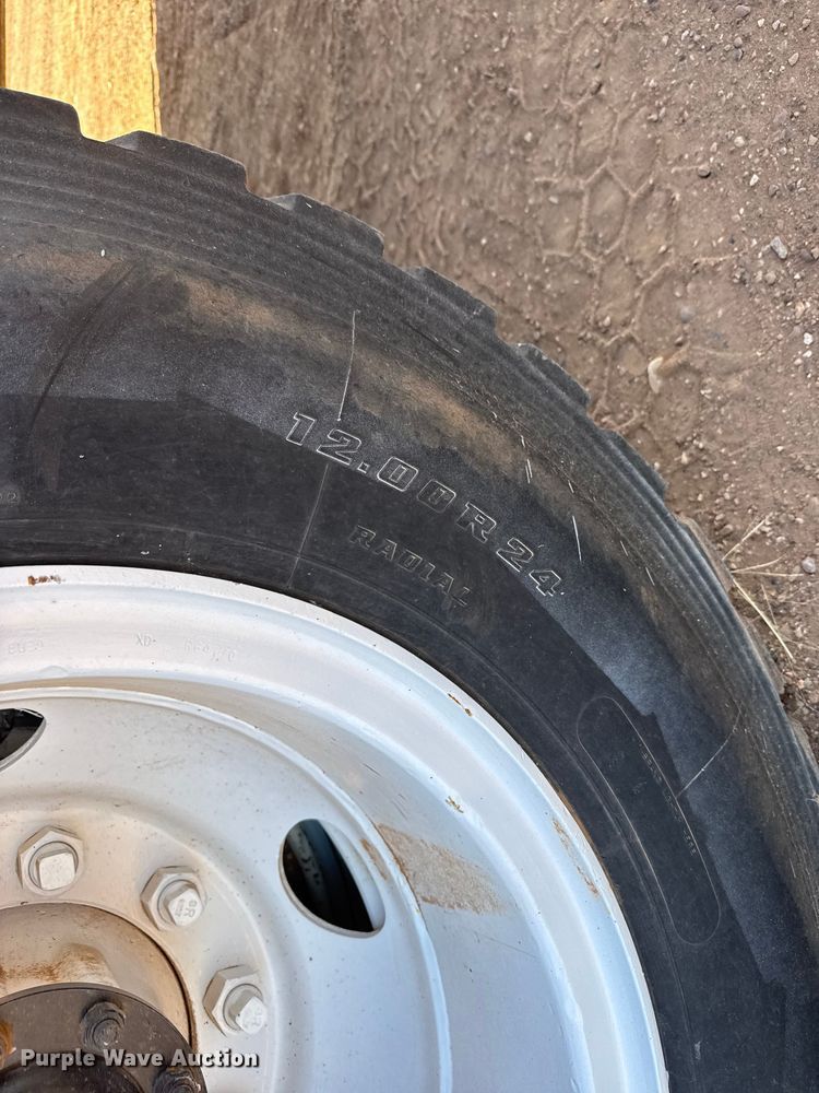 image for item NA9846 2000 Mack RD688S winch truck