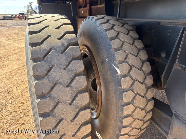 image for item NA9846 2000 Mack RD688S winch truck