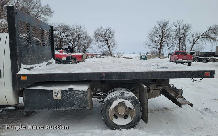 image for item NO9832 2011 Ford F450 flatbed pickup truck