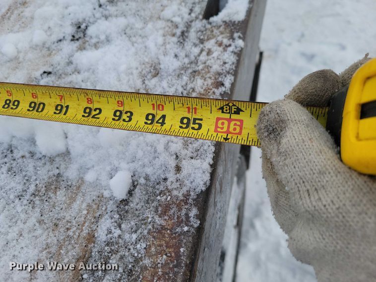 image for item NO9832 2011 Ford F450 flatbed pickup truck