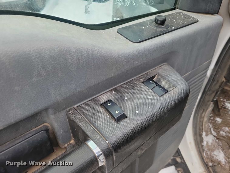 image for item NO9832 2011 Ford F450 flatbed pickup truck