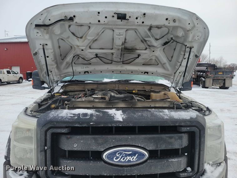 image for item NO9832 2011 Ford F450 flatbed pickup truck