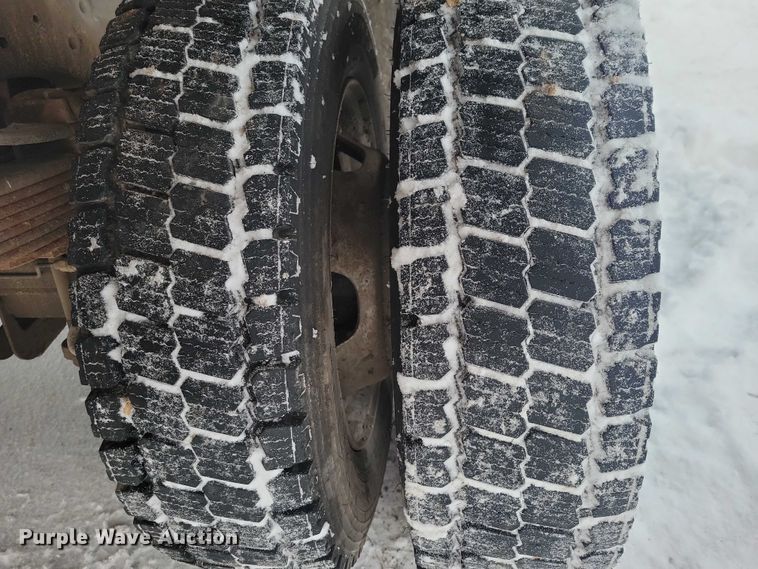 image for item NO9832 2011 Ford F450 flatbed pickup truck