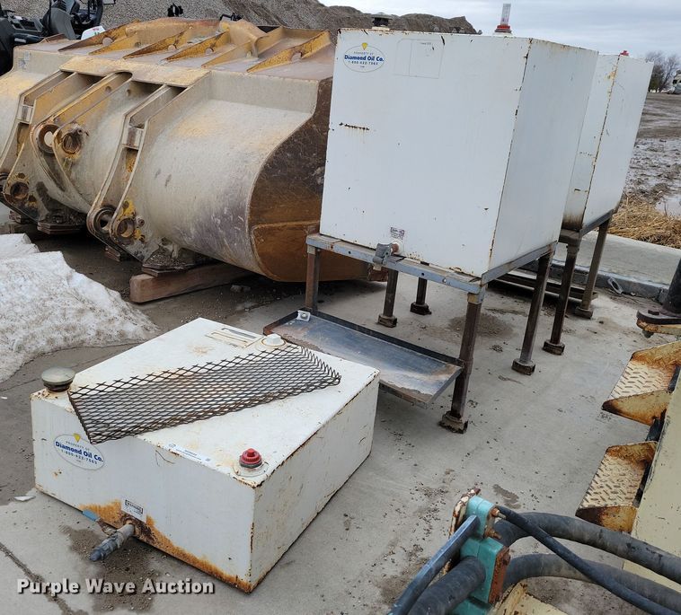 image for item NO9844 (3) tanks