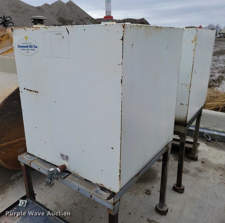 image for item NO9844 (3) tanks