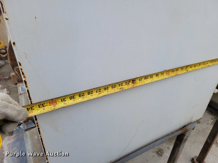 image for item NO9844 (3) tanks