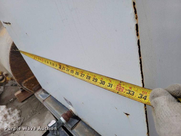 image for item NO9844 (3) tanks