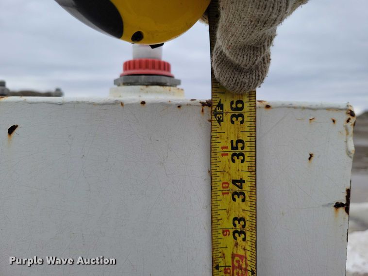 image for item NO9844 (3) tanks