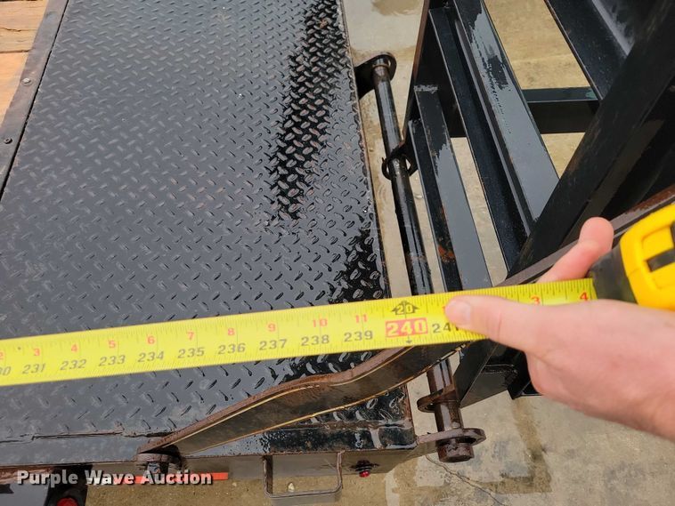 image for item NO9873 2018 H&H H8220IL-140 equipment trailer