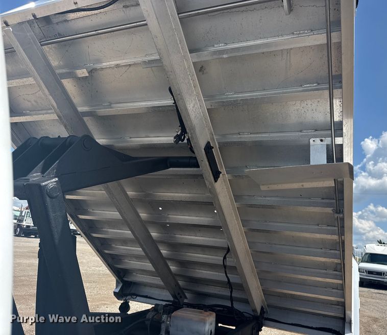 image for item NU9682 2016 Ford F450 Super Duty dump truck