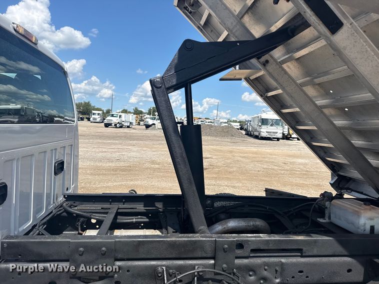 image for item NU9682 2016 Ford F450 Super Duty dump truck