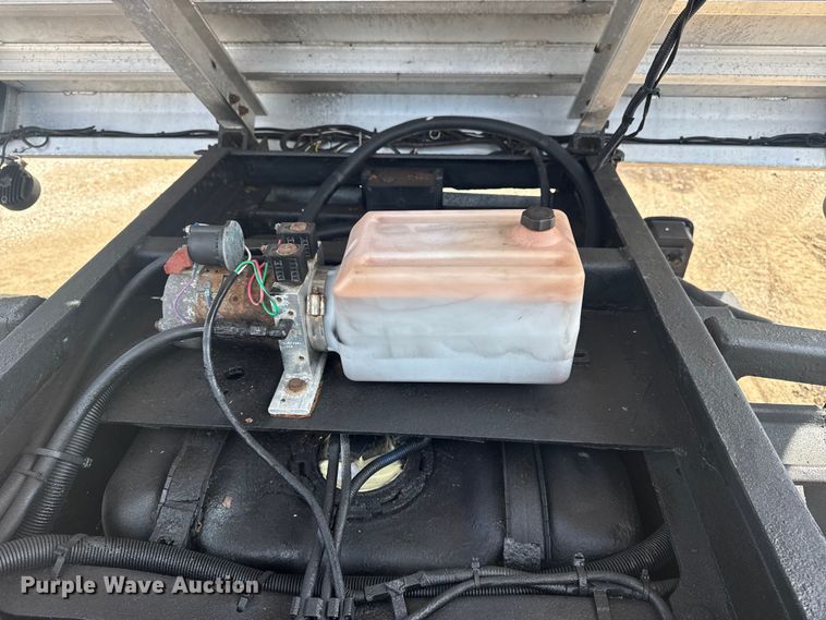 image for item NU9682 2016 Ford F450 Super Duty dump truck