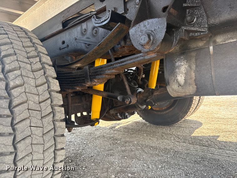 image for item NU9682 2016 Ford F450 Super Duty dump truck