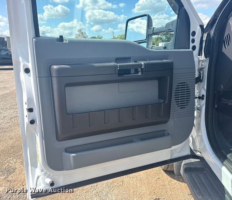 image for item NU9682 2016 Ford F450 Super Duty dump truck