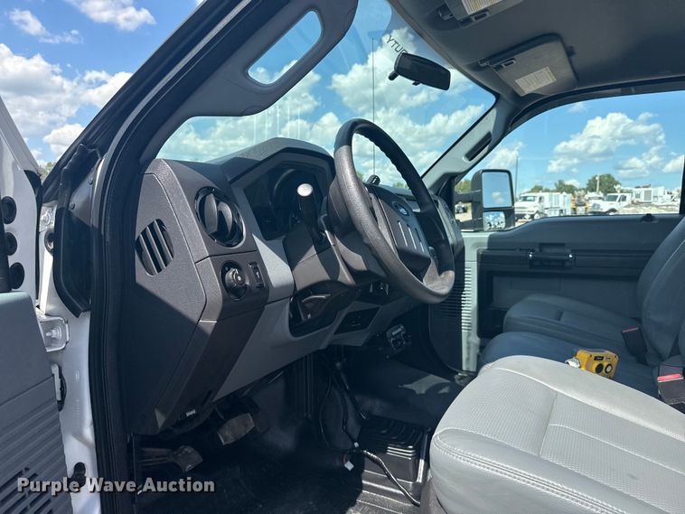 image for item NU9682 2016 Ford F450 Super Duty dump truck