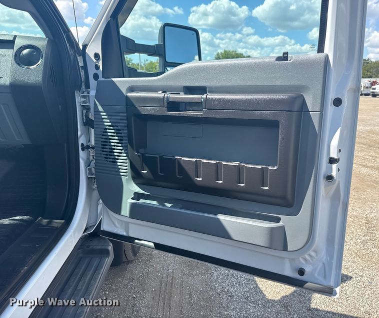 image for item NU9682 2016 Ford F450 Super Duty dump truck