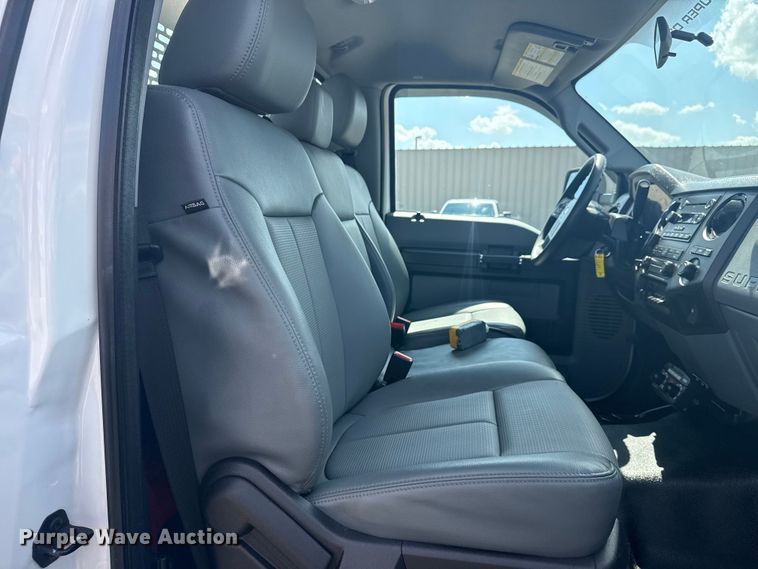 image for item NU9682 2016 Ford F450 Super Duty dump truck