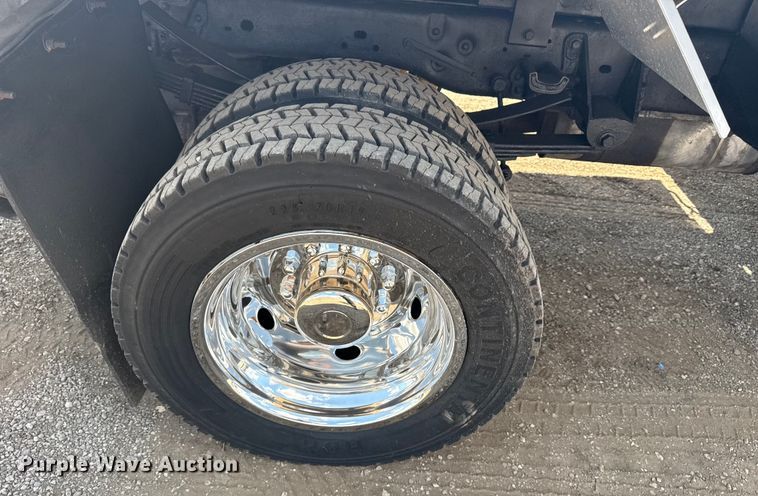 image for item NU9682 2016 Ford F450 Super Duty dump truck