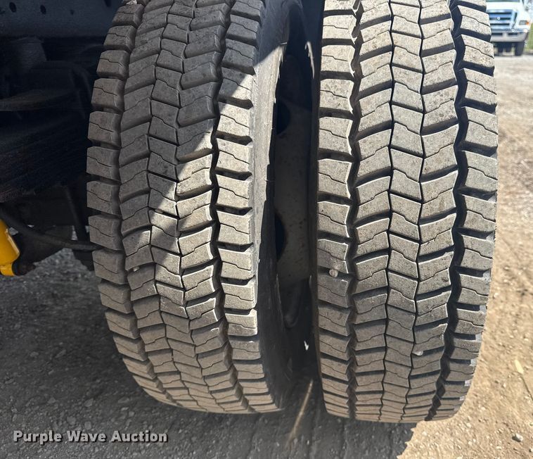 image for item NU9682 2016 Ford F450 Super Duty dump truck