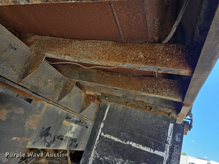 image for item YA1071 2001 Mack RD688 dump truck