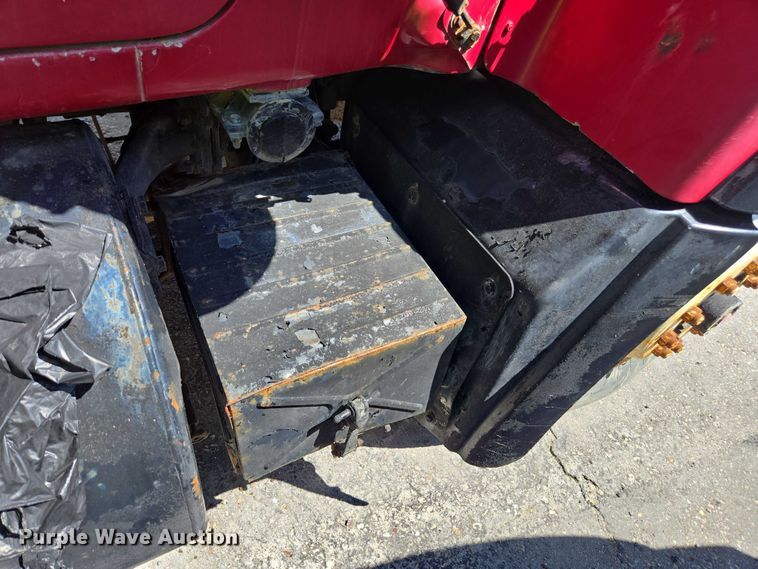 image for item YA1071 2001 Mack RD688 dump truck