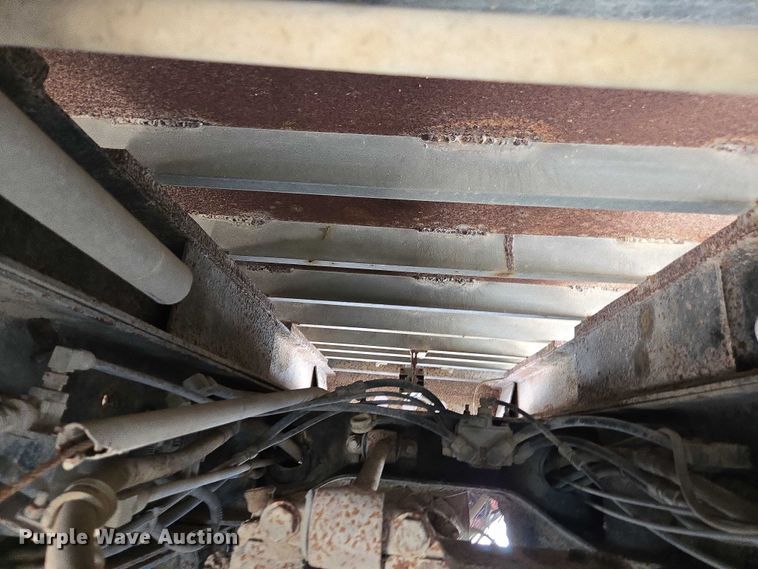 image for item YA1071 2001 Mack RD688 dump truck