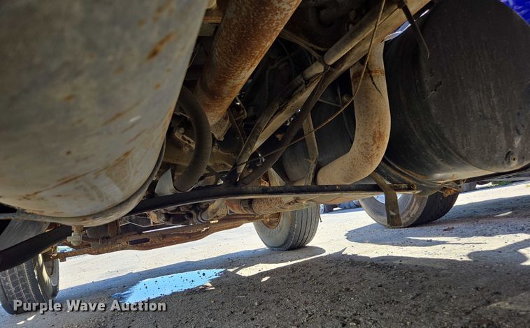 image for item YA1071 2001 Mack RD688 dump truck