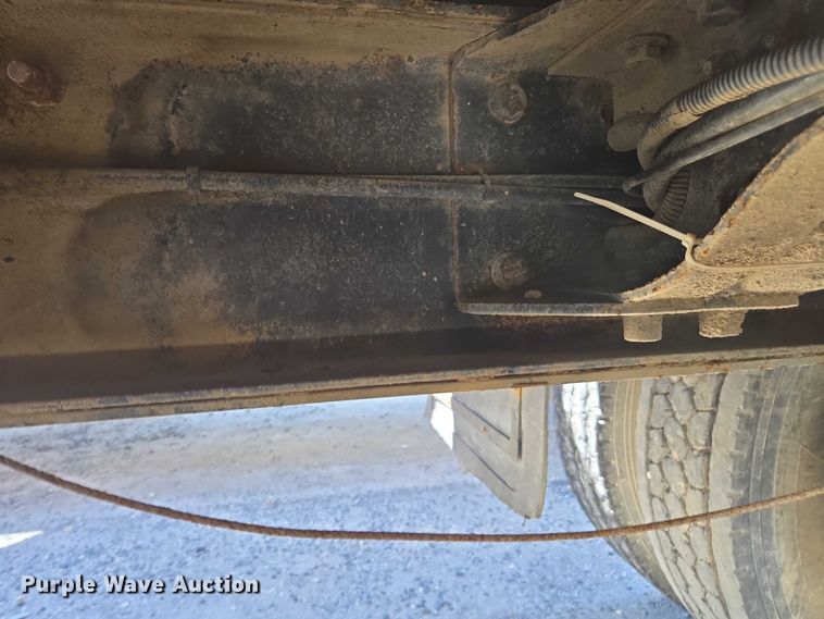 image for item YA1071 2001 Mack RD688 dump truck