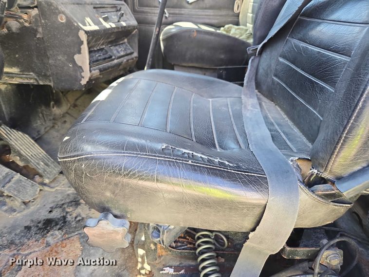 image for item YA1071 2001 Mack RD688 dump truck