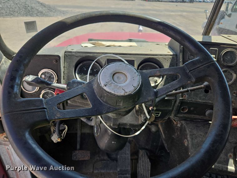 image for item YA1071 2001 Mack RD688 dump truck