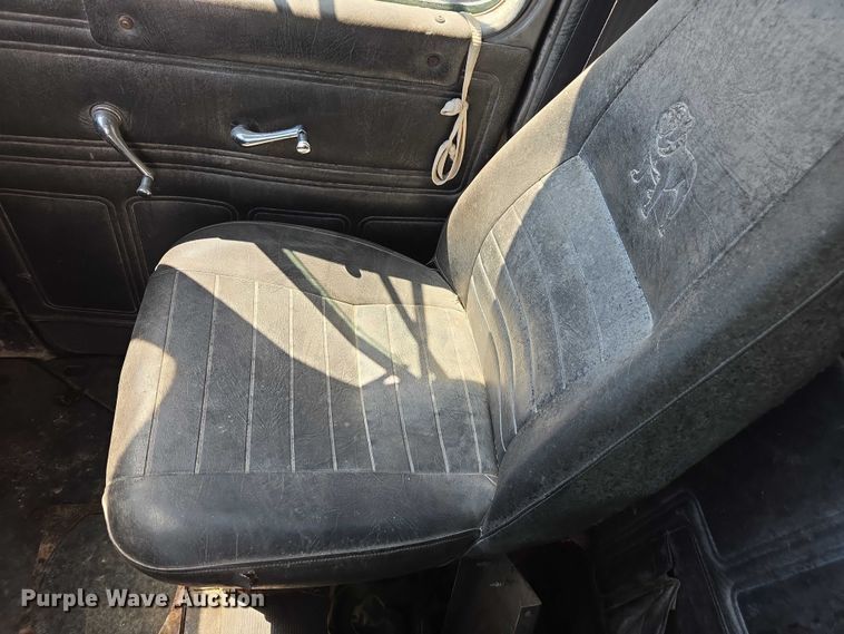 image for item YA1071 2001 Mack RD688 dump truck