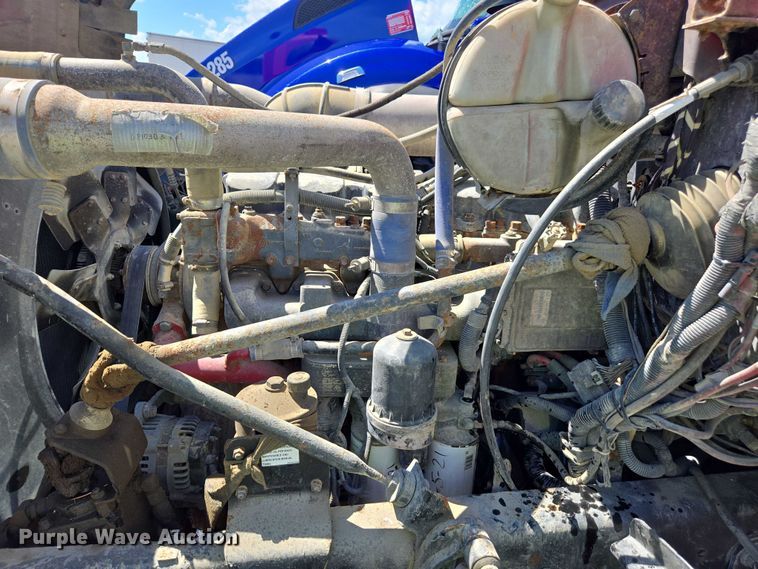 image for item YA1071 2001 Mack RD688 dump truck