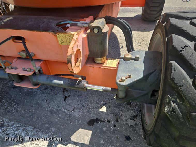 image for item YA1073 2014 JLG 600AJ boom lift