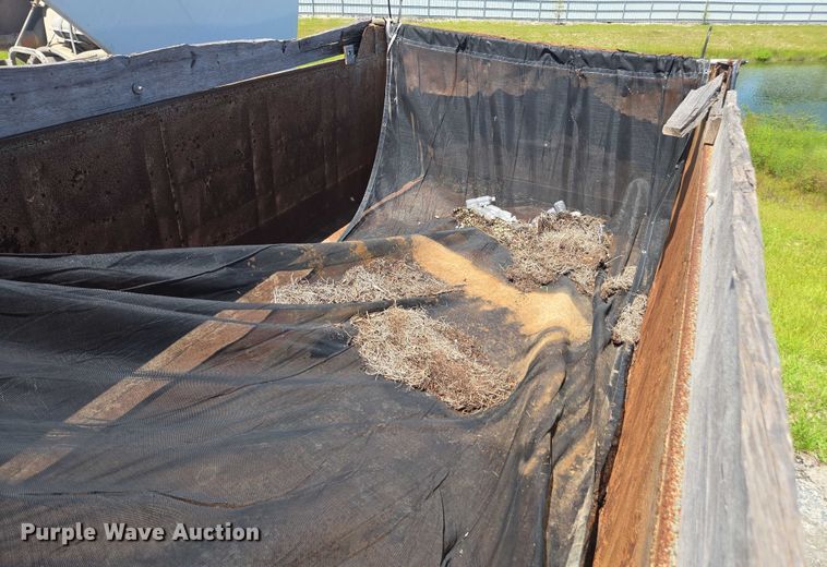 image for item YA1079 2001 Mack RD688S dump truck